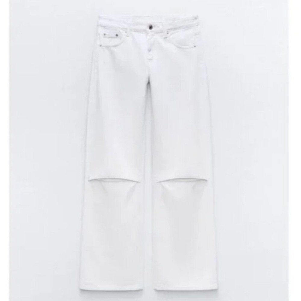 NWT  Zara Cut Out Relaxed Wide Leg White
Jeans Size 8
